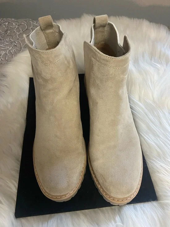Dolce Vita Rango Sz 8 Women's Suede Lug Boot - Beige - Picture 7 of 9